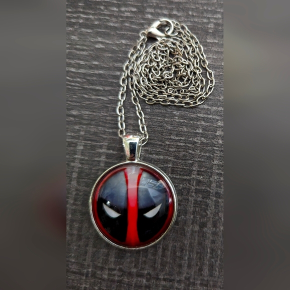 Marvel Deadpool Mask Necklace, NWOT - Picture 1 of 4